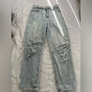 H&M Light Wash Baggy Mom Jeans